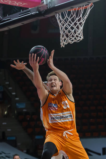 主教练安切 主教练安切