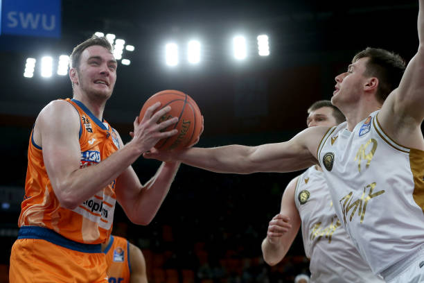 再下两城 再下两城