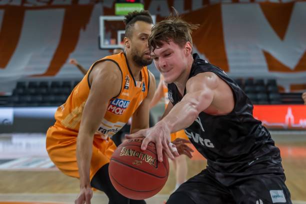 心球员的案 心球员的案